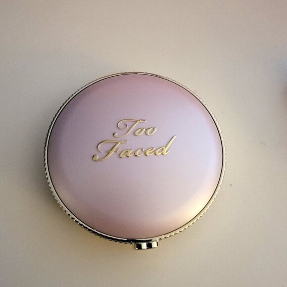 TOO FACED Moon Crush Out Of This World Highlighter Shade Summer Moon - Picture 4 of 16